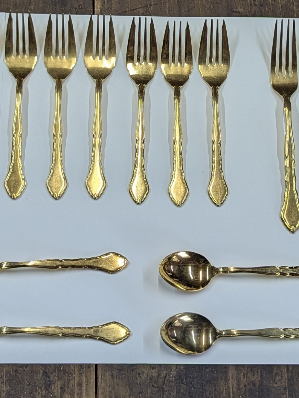 Supreme Cutlery Baroness Gold-Plate Set 8 Place Setting Elegant Home Dining